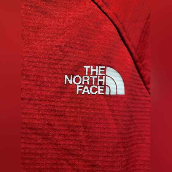 The North Face Ladies Mountain Peaks 1/4-Zip Fleece Embroidered "Leinenkugel's" - Picture 6 of 9